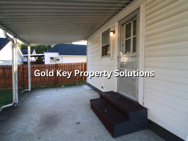 Photo - Spacious 1 BR 1 BA House with Fenced Backy...