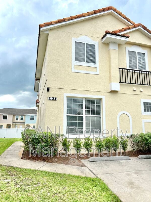 Building Photo - 1134 S Beach Cir