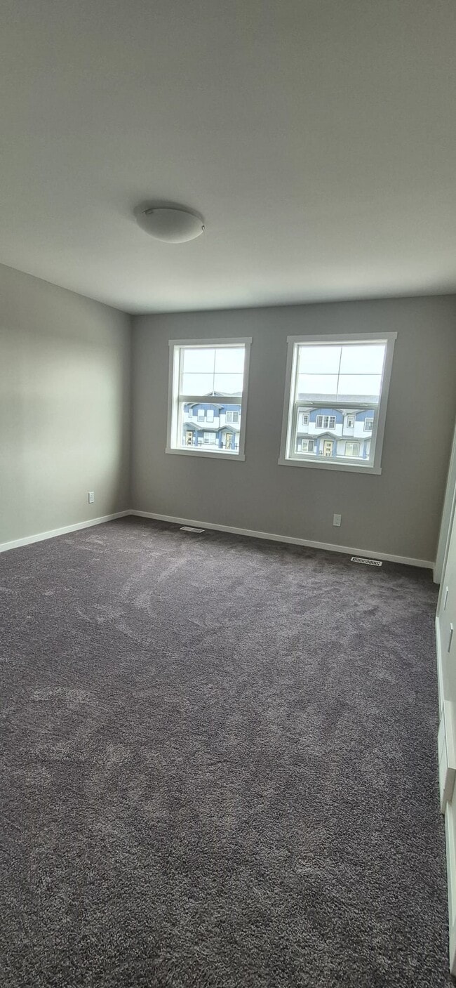 Photo - 1365 Devonshire Dr W
