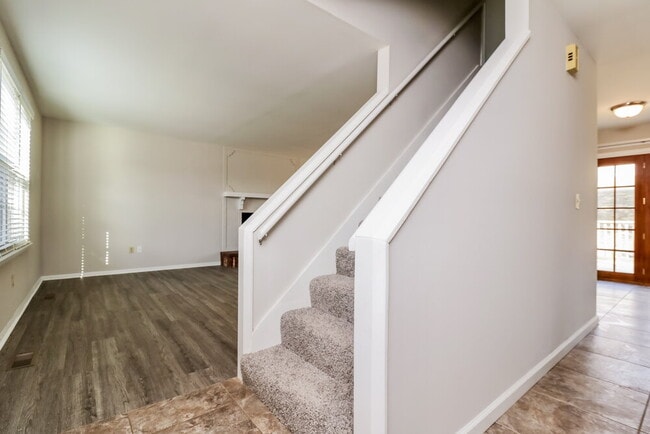Photo - 17 Hollow Tree Ct