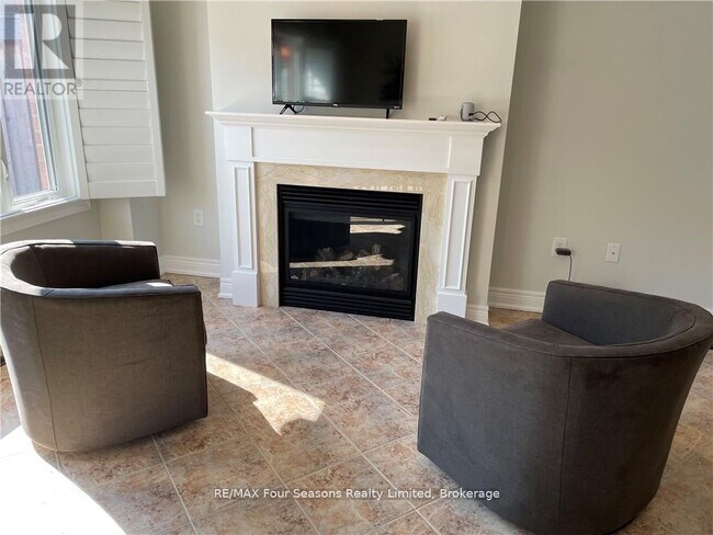 Photo - 29 N Maple St