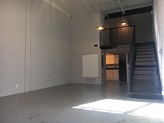 Photo - 2501 S Harwood St Unidad 5