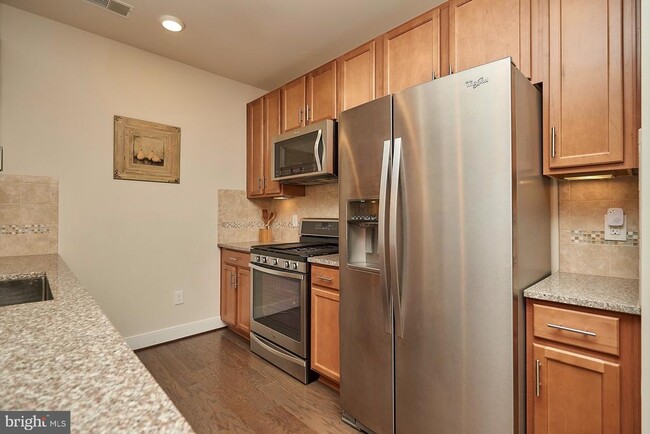 Photo - 2905 Bleeker St Apartment Unit 4-406