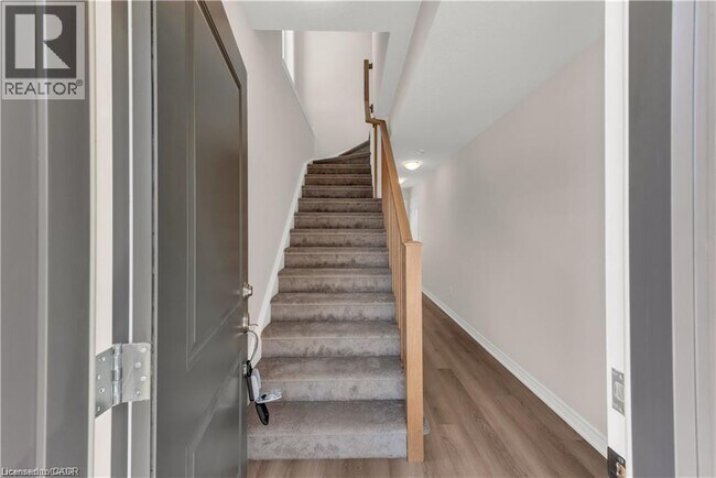 Photo - 19 Picardy Dr