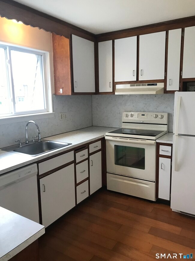 Photo - 270 -1 Richard St Unit 4