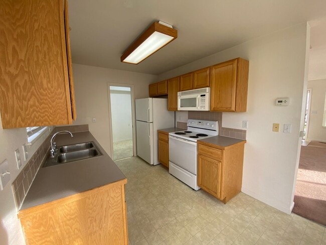 Photo - Bright & Inviting Wellington Townhome