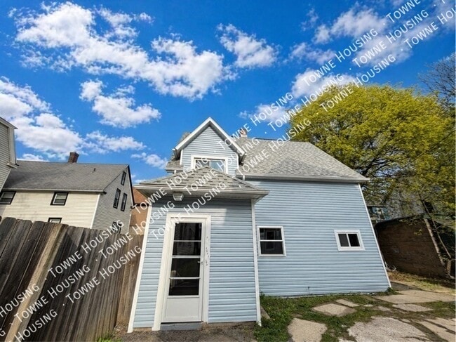 Building Photo - 111 Southside Pkwy Unit Back House Lower