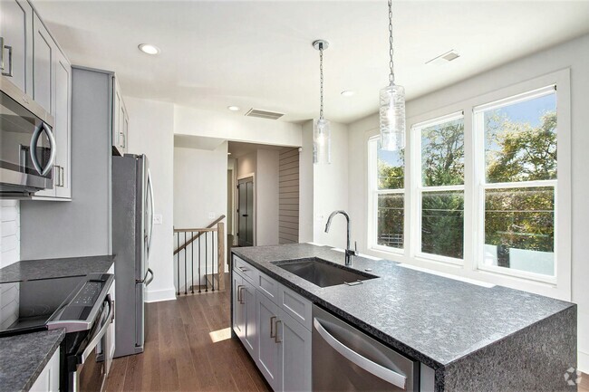 Building Photo - 1350 May Ave SE Unit 1 Rental
