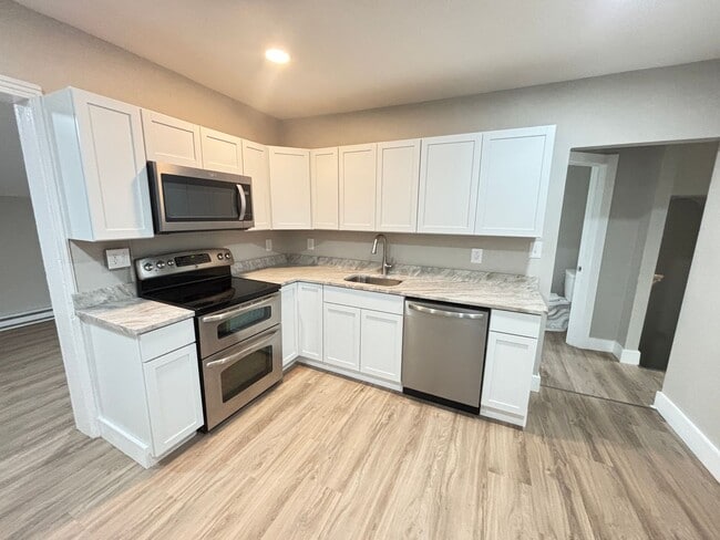 Photo - 20 W Union Blvd Unit 3