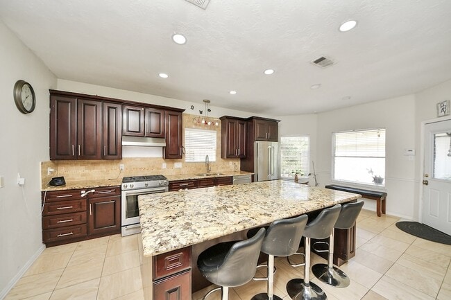 Photo - 922 Bayhill Dr