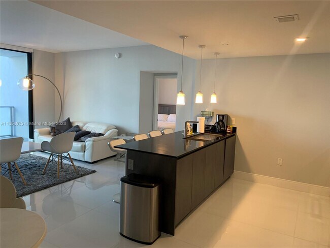 Photo - 1010 Brickell Ave Unidad 2005