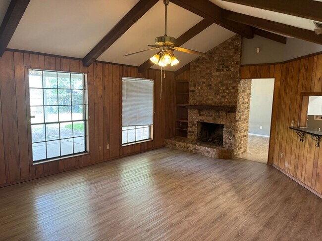 Photo - 4931 Gen Rusk Dr