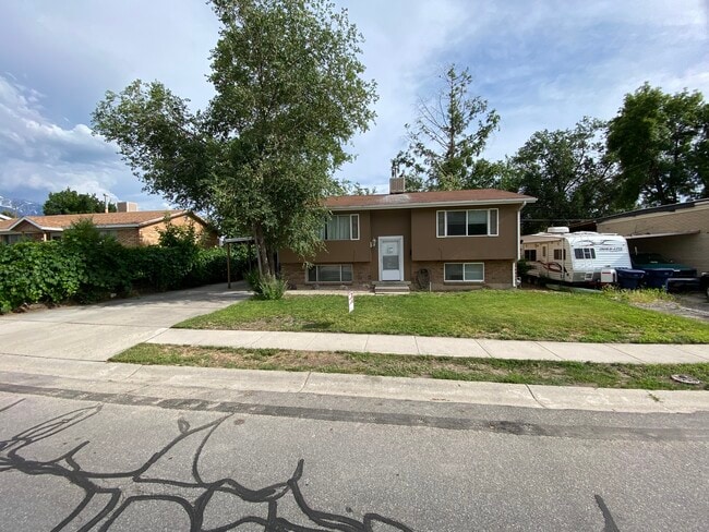 Building Photo - 95 W 8710 S Rental