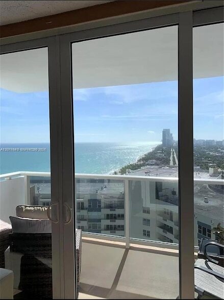Building Photo - 3140 S Ocean Dr Unit 2303