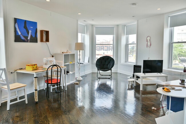 Photo - 2450 N Milwaukee Ave Unit 2F
