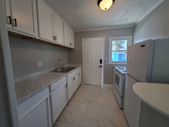 Photo - 206 S 5th St