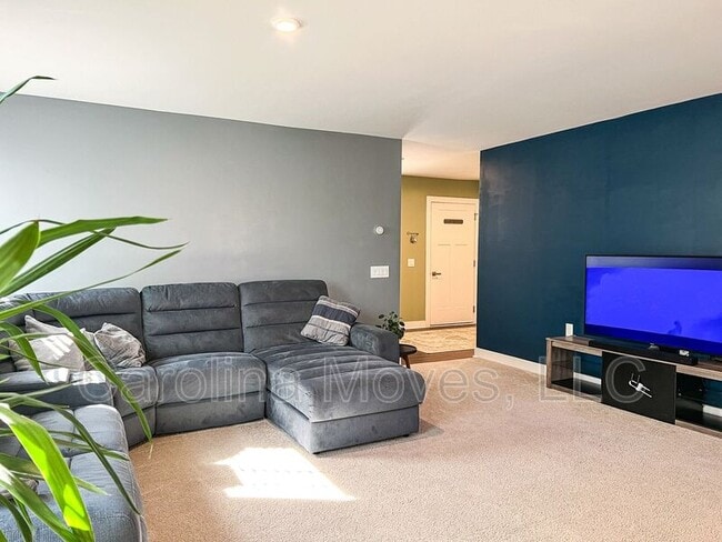 Photo - 111 Sylvester St