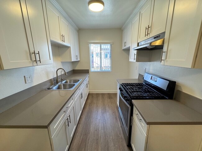 Photo - 311 E Maple St Unidad 6