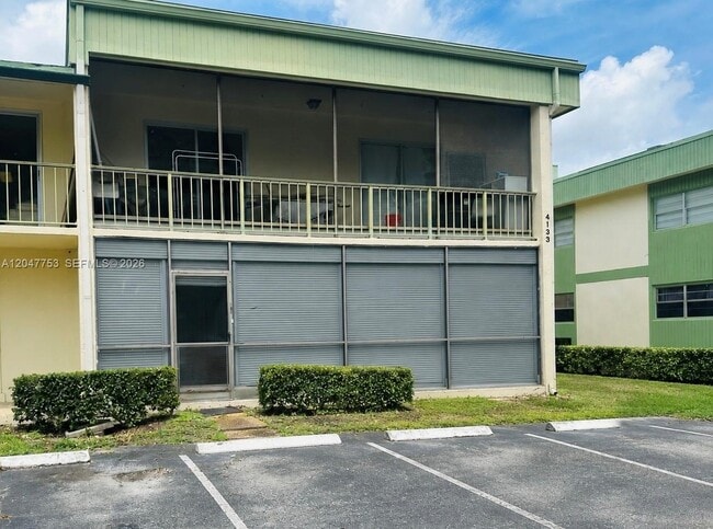 Building Photo - 4133 NW 88th Ave Unit 107