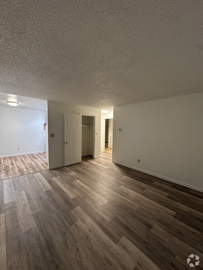 Building Photo - 8530 Kluane Ave Unit #2 Rental