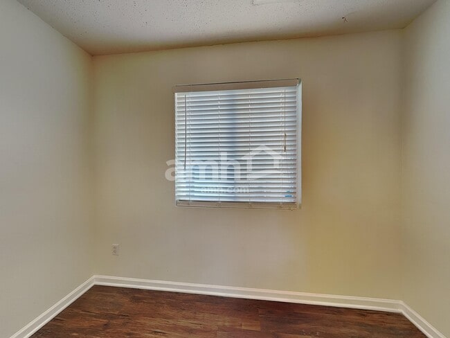 Photo - 1066 Bridgend Dr