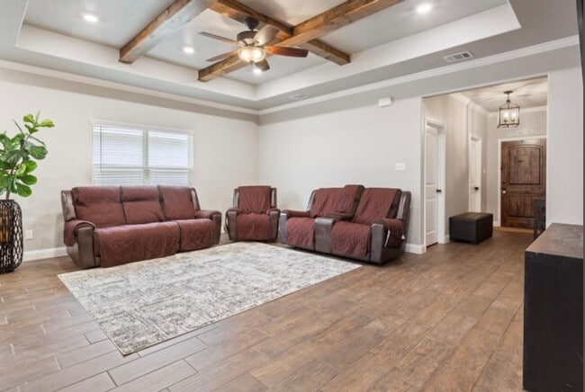 Photo - 1606 Fiddle Wood Wy