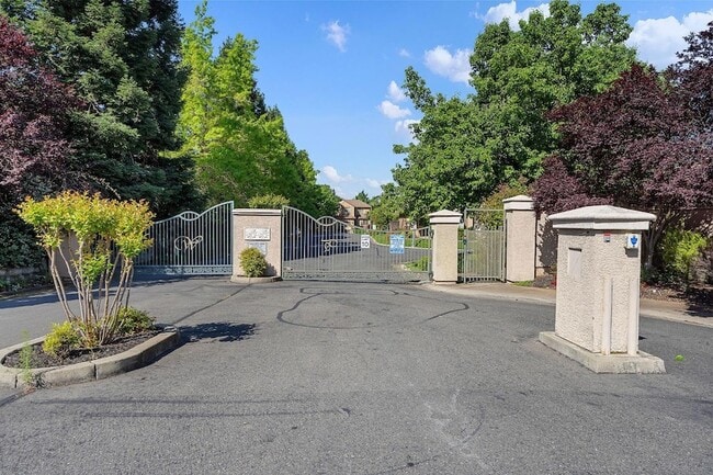 Photo - 8204 Ashcrest Ln