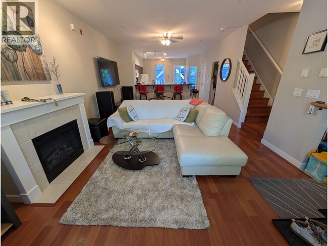 3XXX E 54th Ave