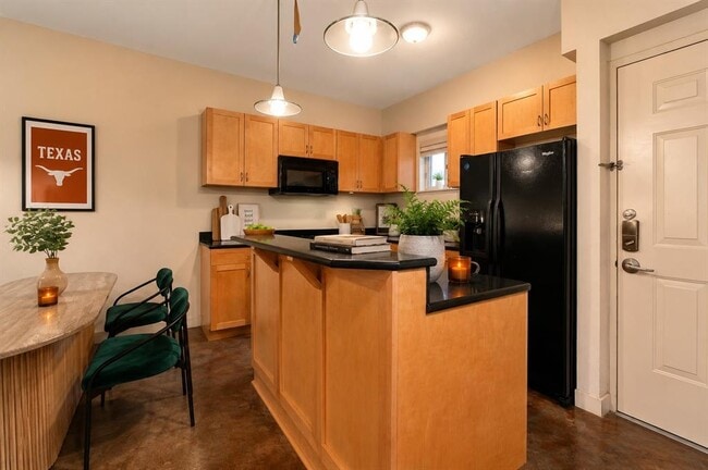 Photo - 711 W 26th St Unit 508