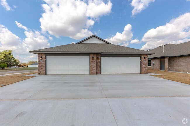 Building Photo - 2343 SW 90th Pl Rental