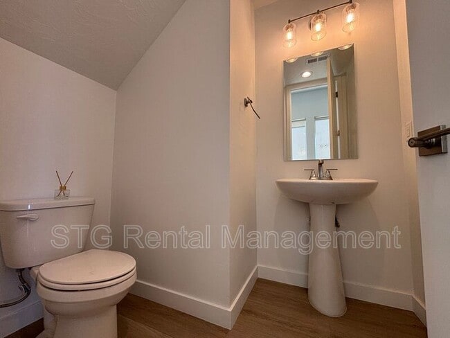 Photo - 901 Walker Wy