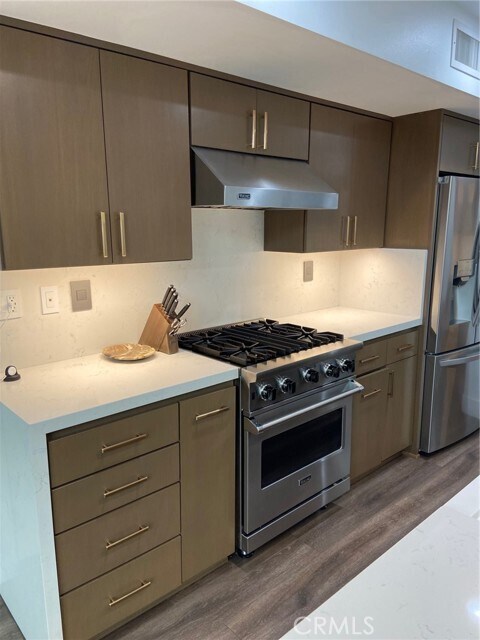 Photo - 578 S Brea Blvd