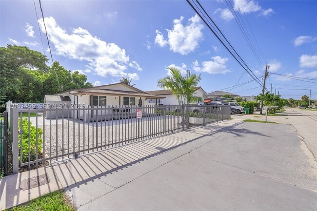 Photo - 3520 SW 88th Ct Unit 1