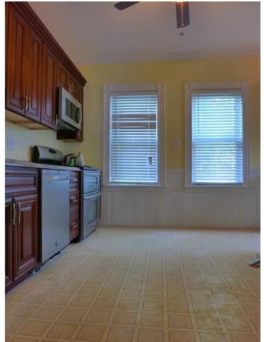 Building Photo - 65 Olcott St Rental