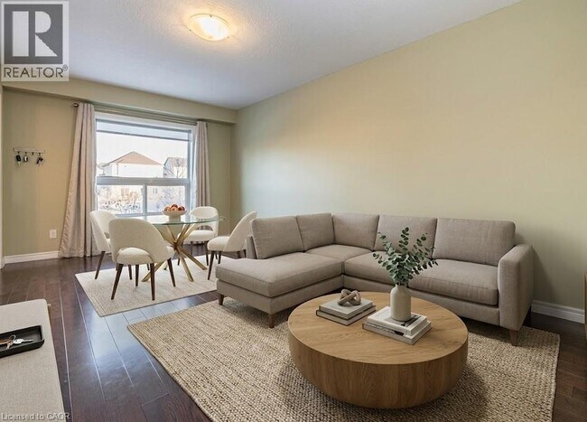 Photo - 468 Doon S Dr