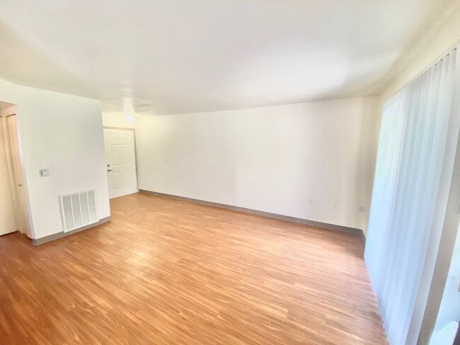 Photo - Aspen Court Apartments