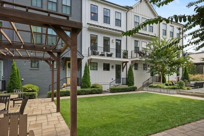 Photo - 121 Chestnut Cir