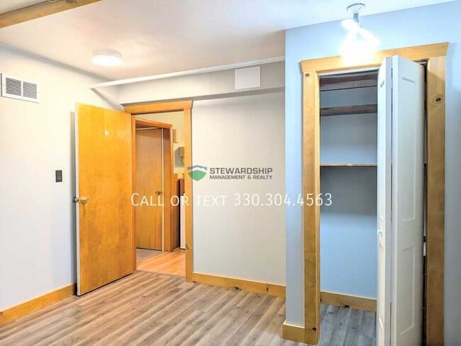 Photo - 139 Canal St W