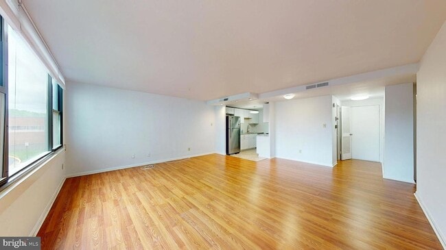 Photo - 4600 Duke St Unit 512
