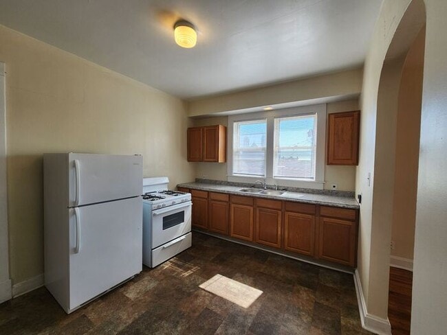 Photo - Close to ISU - 1 Bedroom - Gas, Water & Se...