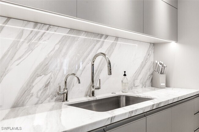 Photo - 295 5th Ave S