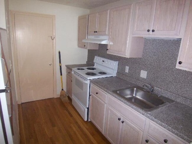 Photo - 2bed w/H + HW