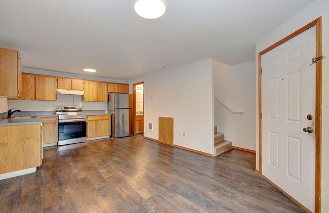 Photo - Spacious 3bd 2.5ba Unit in 4Plex - Avail. Now!