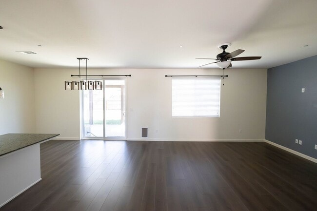 Photo - Lovely 3 bedroom home for rent in Hanford CA