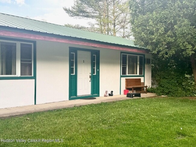 Photo - 866 Mountain Ave