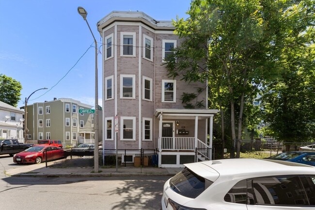 Building Photo - 21 Cawfield St Unit 1