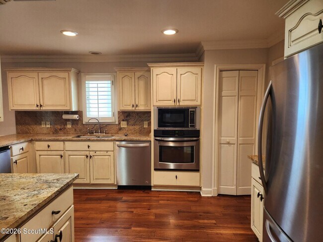 Photo - 103 Mews Cir