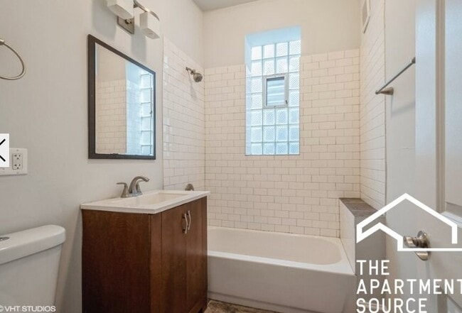 Photo - 2747 W Augusta Blvd Unit 1