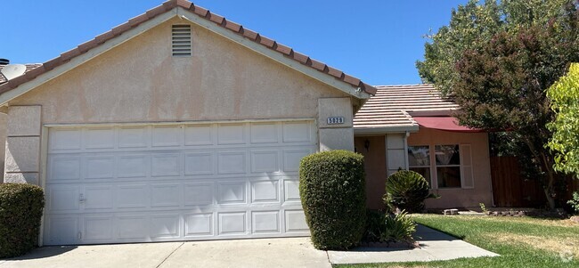 Building Photo - Salida: $2,359  3 bedroom 2 bath with a ga... Rental