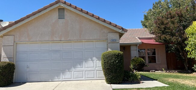 Salida: $2,359 3 bedroom 2 bath with a ga... - Salida: $2,359  3 bedroom 2 bath with a ga... House